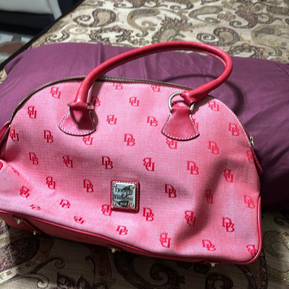 Dooney &Bourke